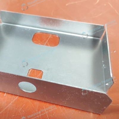 Prototipo de flexión rápida de chapa de aluminio utilizado para el dispositivo