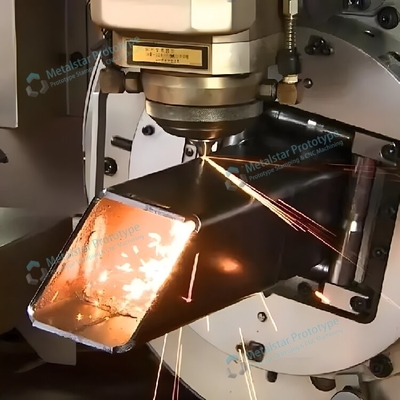 Fabricación de tubos cuadrados de metal, a medida, para estantes de exhibición